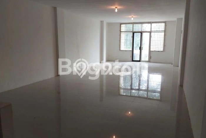 Ruko Dijual di Jakarta Selatan LT 75m2 & LB 300m2 Lokasi Terbaik! Ruko Dijual di Jakarta Selatan LT 75m2 & LB 300m2 Lokasi Terbaik!