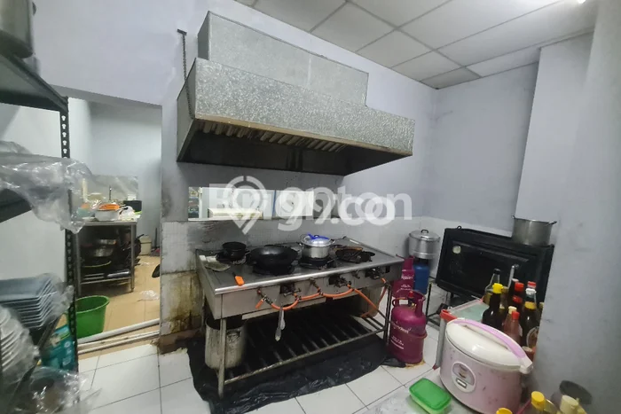 Ruko Bagus Dijual LB 210m2 Lokasi Strategis Jakarta Selatan Area Cocok untuk Bisnis Ruko Bagus Dijual LB 210m2 Lokasi Strategis Jakarta Selatan Area Cocok untuk Bisnis