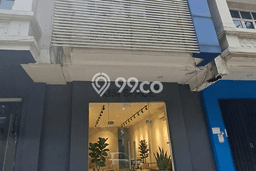 Disewakan Ruko di Kawasan Ramai Senayan Luas 360m2 Disewakan Ruko di Kawasan Ramai Senayan Luas 360m2