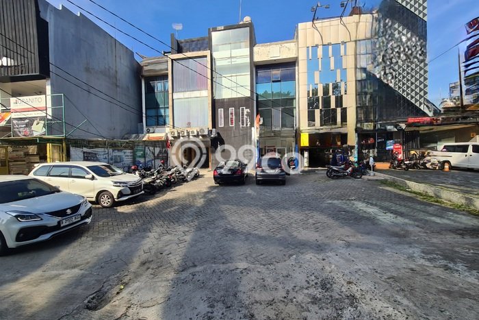 Ruko Dijual di Prime Area Jakarta Barat Luas 200m2 Ruko Dijual di Prime Area Jakarta Barat Luas 200m2
