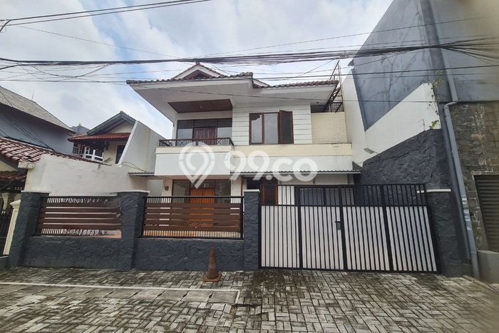 Jarang Ada! Rumah Sewa 5 Kamar Bagus Siap Huni Pakubuwono Jarang Ada! Rumah Sewa 5 Kamar Bagus Siap Huni Pakubuwono