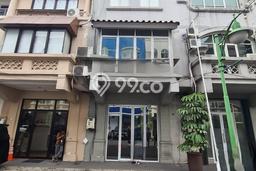Disewakan Ruko di Pusat Kota Jakarta Selatan Ramai Strategis Disewakan Ruko di Pusat Kota Jakarta Selatan Ramai Strategis