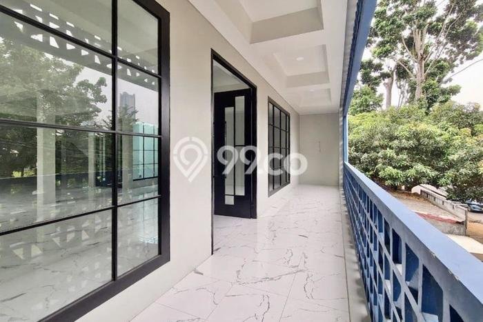 Disewakan Ruko di Kawasan Ramai Senopati Luas 600m2 Disewakan Ruko di Kawasan Ramai Senopati Luas 600m2