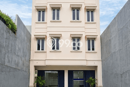 Ruko Dijual di Prime Area Jakarta Selatan Luas 432m2 Ruko Dijual di Prime Area Jakarta Selatan Luas 432m2
