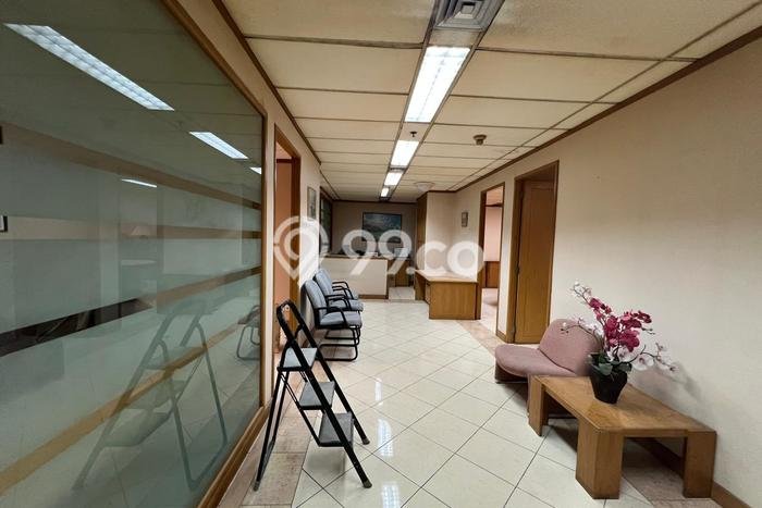 FOR RENT! Kantor di MT Haryono Cocok untuk Bisnis 213m2 FOR RENT! Kantor di MT Haryono Cocok untuk Bisnis 213m2