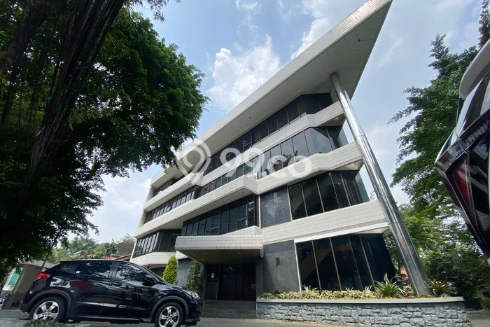 Disewakan Kantor komersial di Kebayoran Baru luas bangunan 150m2 Disewakan Kantor komersial di Kebayoran Baru luas bangunan 150m2