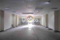 Unit Ruko disewakan di Semarang Tengah Semarang dengan LT 636m2 / LB 600m2 Unit Ruko disewakan di Semarang Tengah Semarang dengan LT 636m2 / LB 600m2