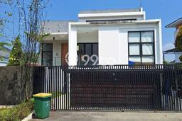 Rumah Luxury Modern Siap Huni di Sentul City Bogor Rumah Luxury Modern Siap Huni di Sentul City Bogor