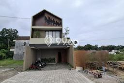FOR SALE Kost 7 Kamar, 8 Kamar Mandi di Ngemplak, Sleman, Luas 130m2 FOR SALE Kost 7 Kamar, 8 Kamar Mandi di Ngemplak, Sleman, Luas 130m2