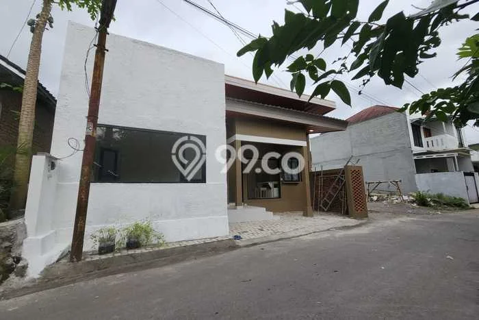 Dijual Segera Kost 9 Kamar, 7 Kamar Mandi di Ngaglik, Sleman, Luas 125m2 Dijual Segera Kost 9 Kamar, 7 Kamar Mandi di Ngaglik, Sleman, Luas 125m2