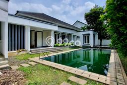 Rumah Elit Modern Tanpa Renovasi di Bangka Jakarta Selatan Rumah Elit Modern Tanpa Renovasi di Bangka Jakarta Selatan