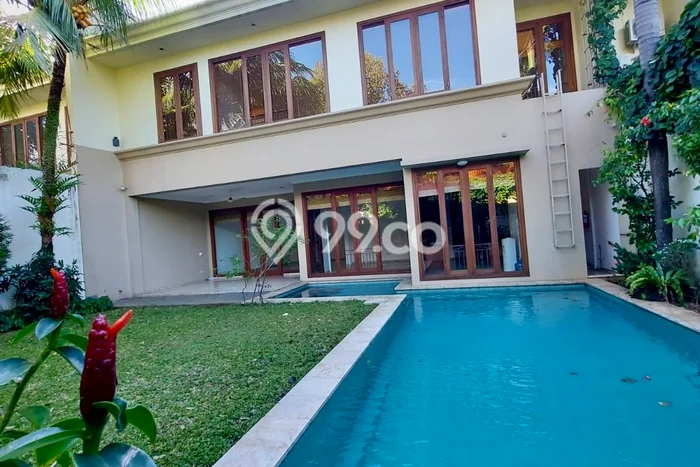Disewakan Rumah Strategis di Pejaten LT 550m2 / LB 450m2 Siap Huni Disewakan Rumah Strategis di Pejaten LT 550m2 / LB 450m2 Siap Huni