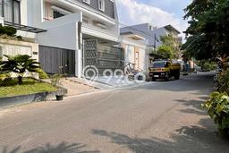 Ready to Use! Premium House LT 406m2 Desain Modern di Pondok Indah Ready to Use! Premium House LT 406m2 Desain Modern di Pondok Indah