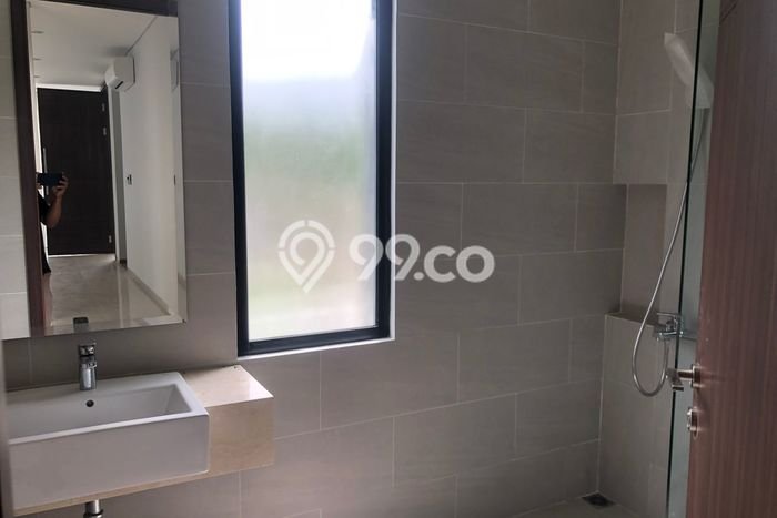 Dijual Rumah Luas Elegan Dengan View Eksklusif di Lebak Bulus, Jakarta Selatan Dijual Rumah Luas Elegan Dengan View Eksklusif di Lebak Bulus, Jakarta Selatan