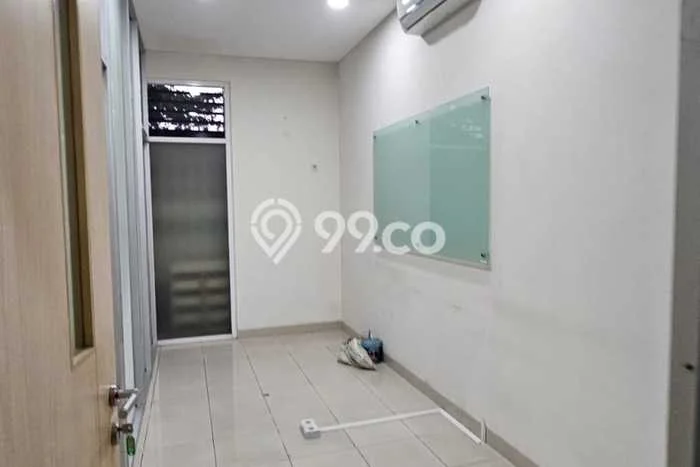 Ruko Disewa di Tanah Abang, Jakarta Pusat, LT 128m2 / LB 128m2 Ruko Disewa di Tanah Abang, Jakarta Pusat, LT 128m2 / LB 128m2