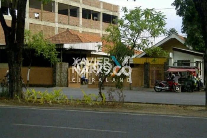 Rumah Eksklusif Siap Huni LT 1630m2 di Sawahan, Surabaya Rumah Eksklusif Siap Huni LT 1630m2 di Sawahan, Surabaya