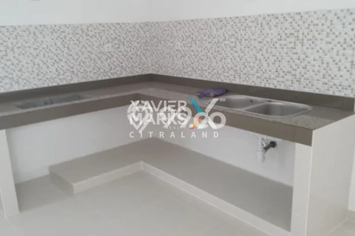 For Sale! Luxury House LT 200m2 Desain Elegan di Sukomanunggal For Sale! Luxury House LT 200m2 Desain Elegan di Sukomanunggal