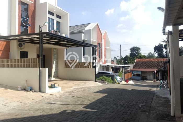 Rumah Modern Cantik 3 KT Bisa Langsung Pindah di Banyumanik Rumah Modern Cantik 3 KT Bisa Langsung Pindah di Banyumanik