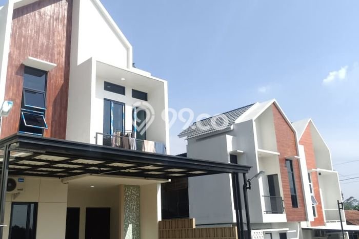 Rumah Modern Cantik 3 KT Bisa Langsung Pindah di Banyumanik Rumah Modern Cantik 3 KT Bisa Langsung Pindah di Banyumanik