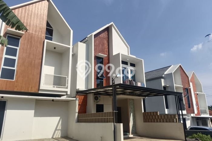 Rumah Modern Cantik 3 KT Bisa Langsung Pindah di Banyumanik Rumah Modern Cantik 3 KT Bisa Langsung Pindah di Banyumanik