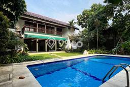Rumah Luxury Modern Tanpa Renovasi di Kemang Jakarta Selatan Rumah Luxury Modern Tanpa Renovasi di Kemang Jakarta Selatan