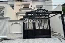 Dijual Rumah Mewah Elegan Dengan View Eksklusif di Joglo, Jakarta Barat Dijual Rumah Mewah Elegan Dengan View Eksklusif di Joglo, Jakarta Barat