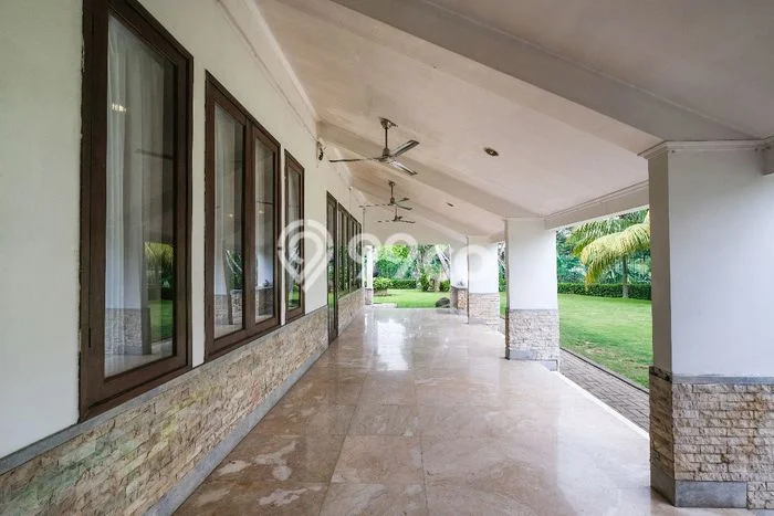 For Sale! Luxury House LT 1900m2 Desain Modern di Pondok Indah For Sale! Luxury House LT 1900m2 Desain Modern di Pondok Indah