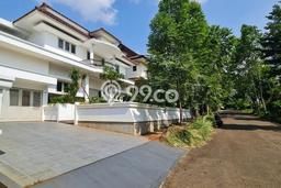Jual Rumah Luas Elegan Dengan View Eksklusif di Lebak Bulus, Jakarta Selatan Jual Rumah Luas Elegan Dengan View Eksklusif di Lebak Bulus, Jakarta Selatan