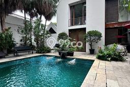 Hunian Mewah Siap Huni LT 925m2 di Kebayoran Baru, Jakarta Selatan Hunian Mewah Siap Huni LT 925m2 di Kebayoran Baru, Jakarta Selatan