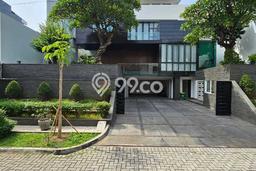 Rumah Luxury Modern Siap Huni di Simprug Jakarta Selatan Rumah Luxury Modern Siap Huni di Simprug Jakarta Selatan