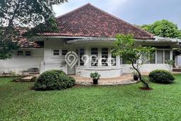Siap Huni Rumah Mewah 5 Kamar di Kebayoran Baru Dekat ke Mana Pun Siap Huni Rumah Mewah 5 Kamar di Kebayoran Baru Dekat ke Mana Pun