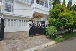 Jual Rumah Mewah Elegan Dengan View Eksklusif di Pondok Indah, Jakarta Selatan Jual Rumah Mewah Elegan Dengan View Eksklusif di Pondok Indah, Jakarta Selatan