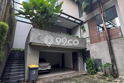 Rumah Mewah Siap Huni LT 204m2 di Cilandak, Jakarta Selatan Rumah Mewah Siap Huni LT 204m2 di Cilandak, Jakarta Selatan