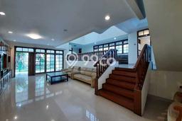 Rumah Elit LB 400m2 Siap Huni Desain Elegan di Pondok Indah, Jakarta Selatan Rumah Elit LB 400m2 Siap Huni Desain Elegan di Pondok Indah, Jakarta Selatan