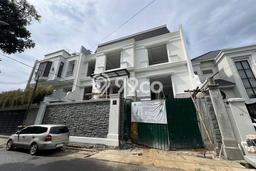 Rumah Mewah LB 850m2 Siap Huni Desain Elegan di Panglima Polim, Jakarta Selatan Rumah Mewah LB 850m2 Siap Huni Desain Elegan di Panglima Polim, Jakarta Selatan