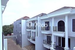 Hunian Cantik Modern Lb 240m2 di Jagakarsa, Jakarta Selatan Hunian Cantik Modern Lb 240m2 di Jagakarsa, Jakarta Selatan