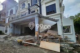 Ready to Use! Premium House LT 385m2 Desain Elegan di Cipete Ready to Use! Premium House LT 385m2 Desain Elegan di Cipete
