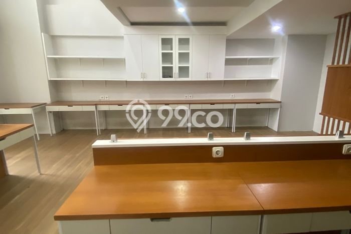 Unit Kantor disewakan di Pancoran Jakarta Selatan dengan LT 201m2 / LB 201m2 Unit Kantor disewakan di Pancoran Jakarta Selatan dengan LT 201m2 / LB 201m2
