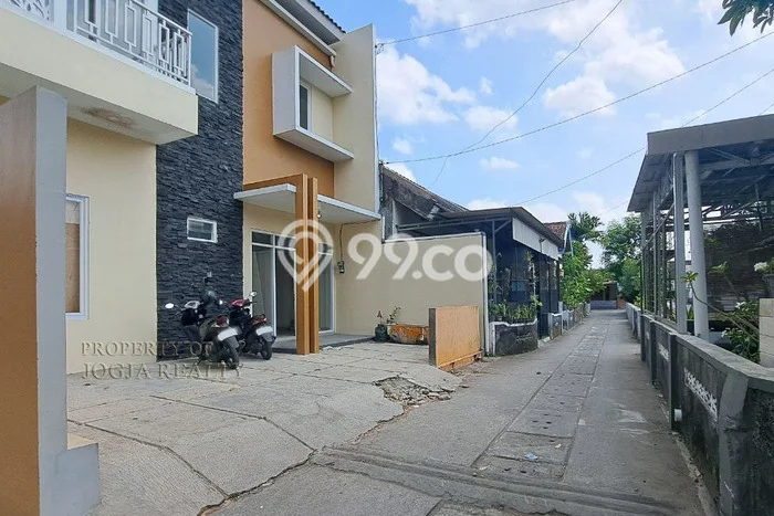 Jual Rumah Bagus Siap Huni LB 120m2 di Sewon, Bantul Jual Rumah Bagus Siap Huni LB 120m2 di Sewon, Bantul