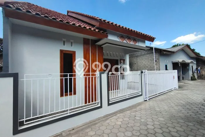 PENAWARAN TERBAIK! Rumah Premium area , Luas 112m2m² LB 85m2m² PENAWARAN TERBAIK! Rumah Premium area , Luas 112m2m² LB 85m2m²