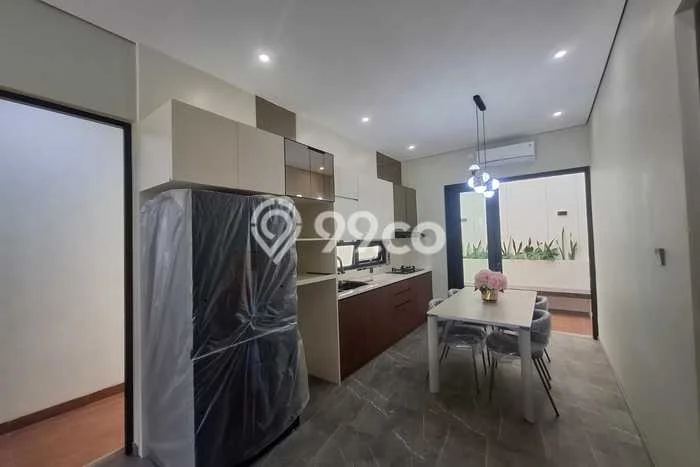 Hunian Elit LB 171m2 Siap Pakai Desain Elegan di Maguwoharjo, Yogyakarta Hunian Elit LB 171m2 Siap Pakai Desain Elegan di Maguwoharjo, Yogyakarta