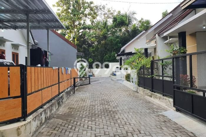 SIAP HUNI! Rumah Asri area Kasihan, LT 116m2m² LB 80m2m² SIAP HUNI! Rumah Asri area Kasihan, LT 116m2m² LB 80m2m²