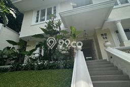 Hunian Ideal dengan LT 422m2 & LB 650m2 Dikontrakkan di Pondok Indah Hunian Ideal dengan LT 422m2 & LB 650m2 Dikontrakkan di Pondok Indah