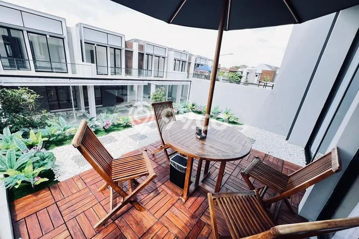 Disewakan! Rumah 2 Kamar Tidur &
2 Kamar Mandi di Pantai Indah Kapuk 2, Jakarta Utara Disewakan! Rumah 2 Kamar Tidur &
2 Kamar Mandi di Pantai Indah Kapuk 2, Jakarta Utara