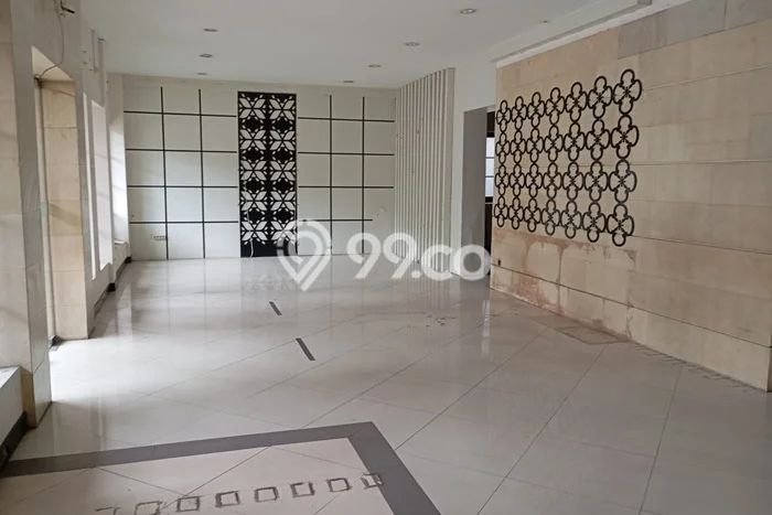 Ruko untuk Disewa di Pusat Surabaya Luas Bangunan 650m2 Ruko untuk Disewa di Pusat Surabaya Luas Bangunan 650m2