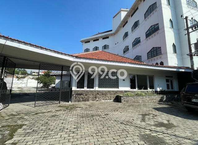 Jual Rumah Mewah Elegan Dengan View Eksklusif di Raya Darmo, Surabaya Jual Rumah Mewah Elegan Dengan View Eksklusif di Raya Darmo, Surabaya