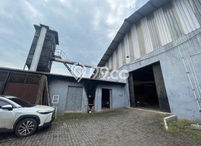 Pabrik Dijual Lokasi Emas di Batealit Luas 3600m2 Pabrik Dijual Lokasi Emas di Batealit Luas 3600m2