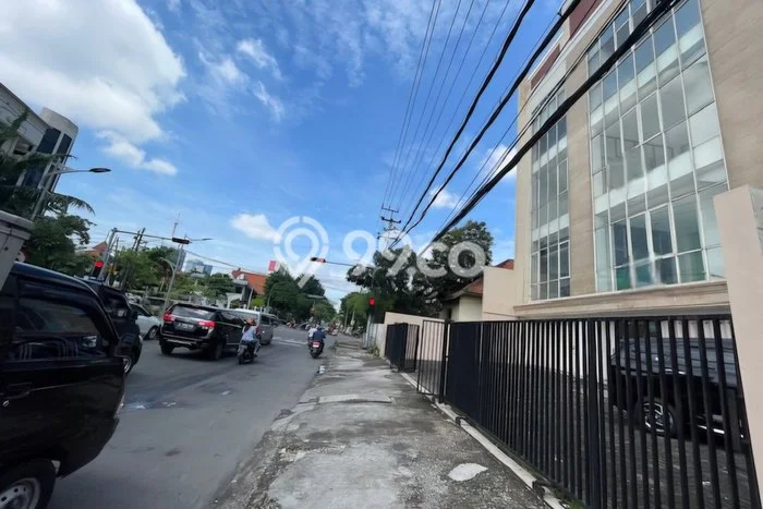 Unit Komersial Disewakan di Surabaya Kota di Area Ramai & Strategis Unit Komersial Disewakan di Surabaya Kota di Area Ramai & Strategis