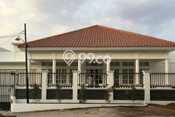 Rumah Elit LB 500m2 Siap Huni Desain Elegan di Bukit Sari, Semarang Rumah Elit LB 500m2 Siap Huni Desain Elegan di Bukit Sari, Semarang
