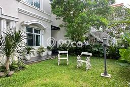 Rumah Elit LB 400m2 Siap Pakai Desain Elegan di Legenda Wisata, Jakarta Timur Rumah Elit LB 400m2 Siap Pakai Desain Elegan di Legenda Wisata, Jakarta Timur
